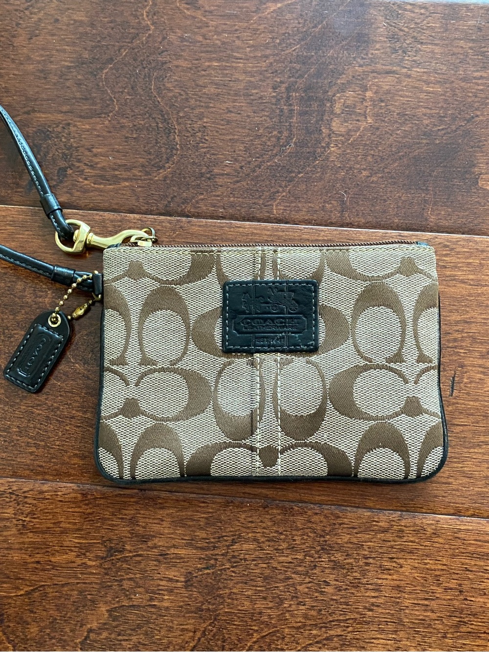 Coach Classic Signature Jacquard Corner Zip Wristlet Wallet NWOT - Khaki Brown